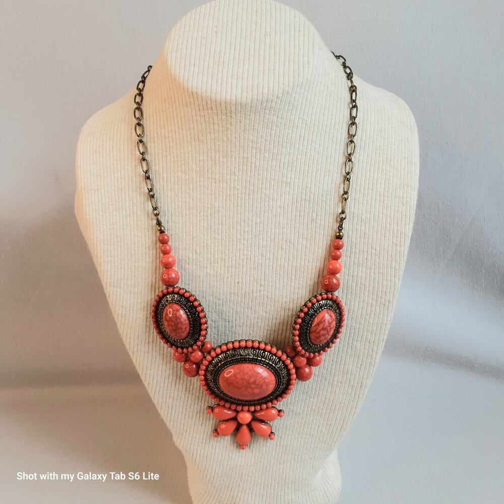 💎Desert Coral Beaded Bib Necklace Three Ornate Medallion Held By Bronze Chains